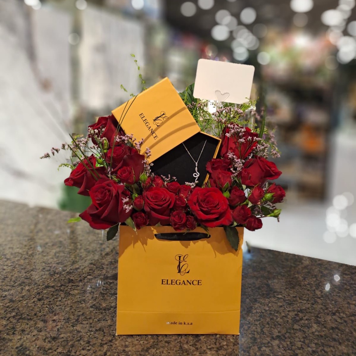 تنسيق سلسال اليجانس مع الورد